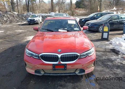 2021 BMW 330I xDrive z USA, uszkodzony, nr VIN 3MW5R7J07M8B73896